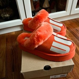 Brand New Ugg Disquette Slippers size 9